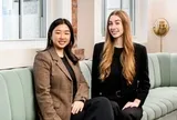 Bỏ diễn hài đi khởi nghiệp, hai cô gái trẻ tạo ra hệ thống AI khiến OpenAI và AMD điên cuồng rót vốn
