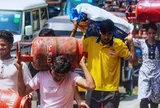 Lương 3 triệu đồng/tháng nhưng giá gas tăng 4 lần, hàng trăm nghìn công nhân lũ lượt bỏ phố về quê: Tham vọng đối trọng Trung Quốc của nền kinh tế hàng đầu châu Á lung lay