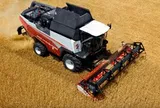 Nga trình làng máy gặt đập liên hợp "cỡ khủng": Năng suất lên tới 30 tấn/giờ