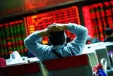 Khối ngoại bán ròng hơn 3.100 tỷ đồng tuần VN-Index rơi gần 50 điểm, cổ phiếu nào bị "xả" mạnh?