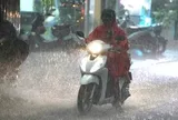 Thời tiết hôm nay 11-8: Miền Bắc nắng gắt, miền Nam mưa to