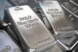 Giá bạc tăng hơn 1% khi giới đầu tư hồi hộp chờ động thái mới từ Fed