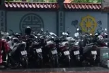 Hà Nội xử phạt điểm trông giữ xe không phép tại khu vực chùa Vân Hồ