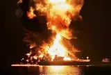 Iran tuyên bố ba tàu chở dầu bốc cháy ở eo biển Hormuz