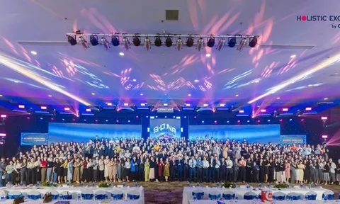 2.150 chuyên gia hội tụ tại Holistic Excellence – S-DNA by CareerViet: Giải mã bài toán nhân sự thời đại AI bằng dữ liệu thực chiến