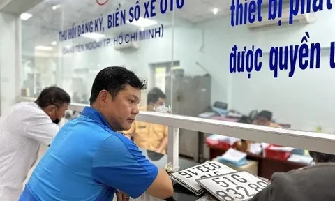 Lệ phí cấp biển số ô tô tại một số địa phương tăng lên 20 triệu đồng sau sáp nhập
