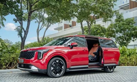 Kia Carnival 2024 giảm giá sâu hơn 100 triệu đồng tại đại lý, "dọn kho" các phiên bản cao cấp