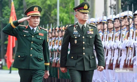 Đại tướng Nguyễn Tân Cương chủ trì lễ đón Đại tướng Songwit Noonpackdee