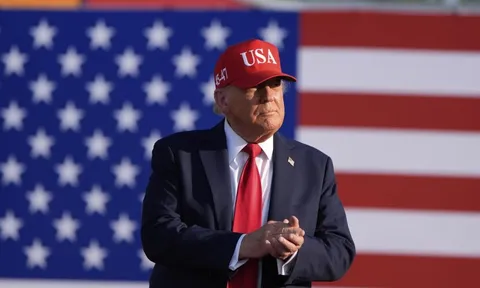 Ông Trump tuyên bố ký thư áp thuế cho 12 nước, sẽ được gửi đi ngay đầu tuần tới