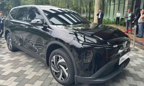 MPV điện VinFast Limo Green tiếp tục lộ diện: Nội thất 7 chỗ rộng rãi, hướng đến sự thực dụng
