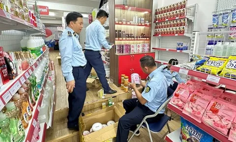 Hàng giả ẩn mình giữa chợ mạng và công nghệ cao
