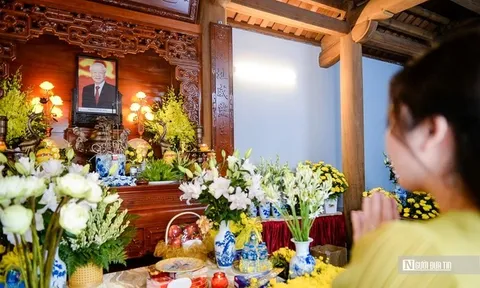 Hà Nội: Người dân thắp hương tưởng niệm cố Tổng Bí thư Nguyễn Phú Trọng