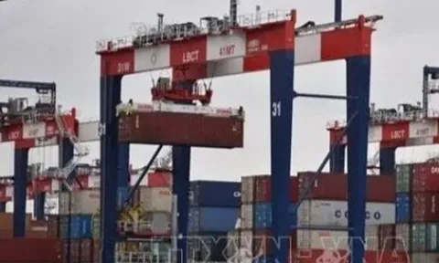EU cân nhắc nhượng bộ Mỹ để tránh thuế quan leo thang