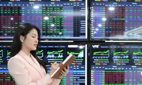 Chứng khoán rực rỡ như pháo hoa, hơn 1,3 tỷ USD 'sang tay' chớp nhoáng