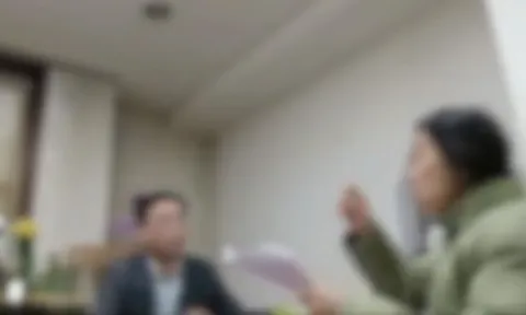 Người phụ nữ tất toán sổ tiết kiệm hơn 1 tỷ đồng sau 20 năm, ngân hàng thông báo: ‘Không có bất kỳ thông tin nào liên quan đến sổ này’