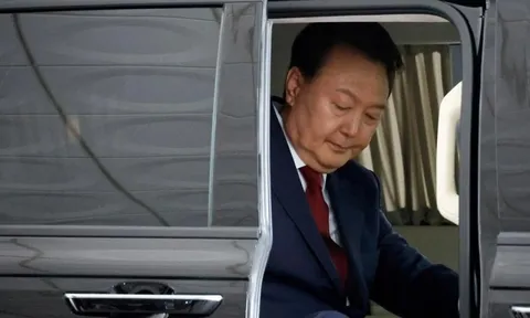 Hàng loạt cuộc gọi yêu cầu lắp điều hòa cho phòng giam của cựu tổng thống Hàn Quốc