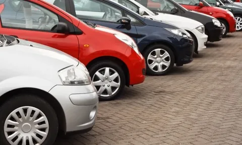 Xe cũ 0 km: Ngành xe coi hỗn loạn, người dân phản bác 'không có gì xấu'