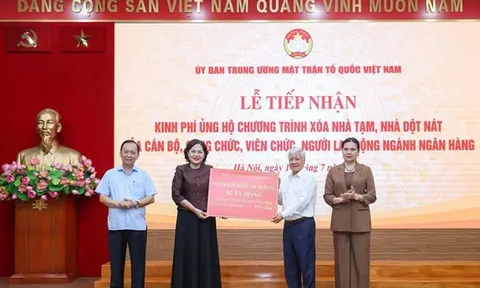 Tiếp nhận 82 tỷ đồng ủng hộ chương trình "xóa nhà tạm, nhà dột nát" từ ngành ngân hàng