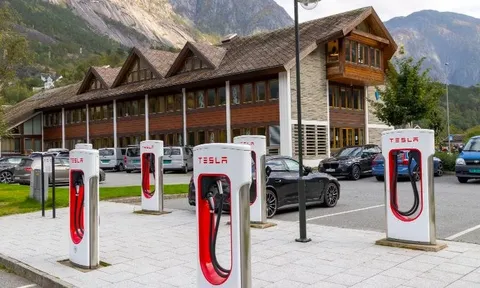 Xe xăng trên bờ vực “tuyệt chủng” tại quốc gia giàu có hàng đầu thế giới, xe điện thống trị từ thành phố đến nông thôn, 93% xe mới bán ra là EV