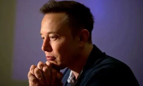 Thêm 1 'lão làng' gắn bó suốt 15 năm rời bỏ Elon Musk: Tesla đang chảy máu chất xám nghiêm trọng, tương lai vô định không biết về đâu