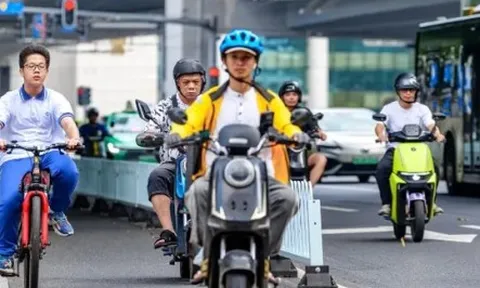 Xe điện dần thay thế xe xăng, người Trung Quốc thích nghi thế nào?