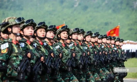 Nét đẹp của những "bông hồng thép" trên thao trường A80