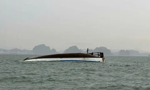 Vụ đắm tàu tại Quảng Ninh: Tích cực tìm 4 nạn nhân đang mất tích