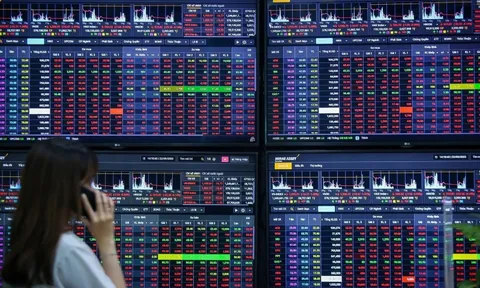 Thị trường chứng khoán ngày 22/7: VN-Index chính thức vượt 1.500 điểm