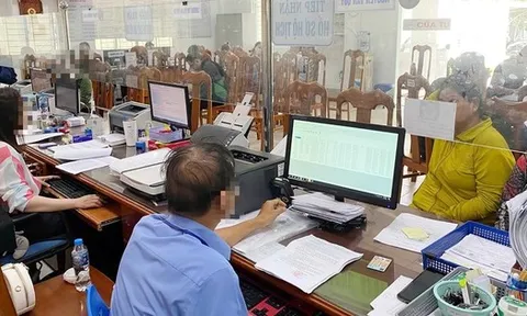 Từ nay, công chức sẽ bị tạm đình chỉ công tác trong 7 trường hợp