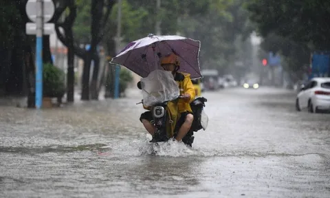 Xe máy điện đi vào đường ngập nước bị chết máy thì bảo hành kiểu gì: Trung Quốc có "quy tắc ngầm" thế này