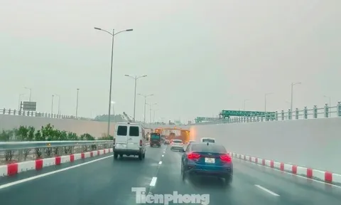 Hình ảnh xe qua nút giao ngầm trên cao tốc Cầu Giẽ - Ninh Bình vừa vận hành
