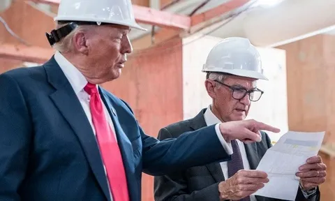 Ông Trump nhận “cơ hội bất ngờ” để sớm cải tổ FED khi một thống đốc bất ngờ từ chức