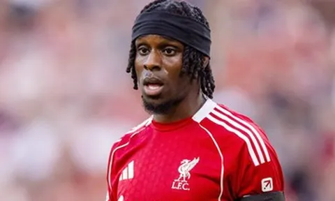 Liverpool nhận tin 'sét đánh' sau vòng 1 Ngoại hạng Anh