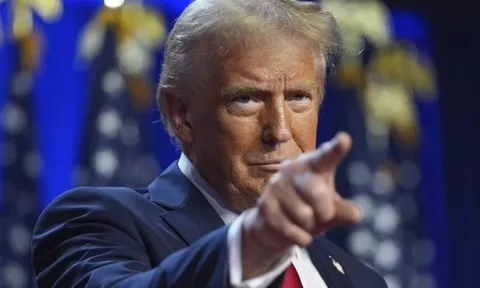 Tổng thống Donald Trump hành động trước bầu cử giữa nhiệm kỳ