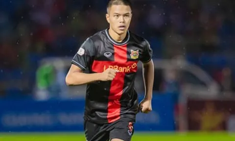 HLV Kim Sang Sik gọi cầu thủ Việt kiều Thành Trung lên U23 Việt Nam