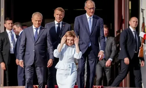 Nước giáp ranh Ukraine giằng co giữa giấc mơ EU và ‘cái bóng’ Nga: Lãnh đạo châu Âu đồng loạt xuất hiện