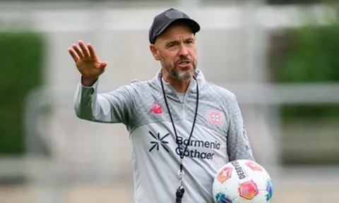 Erik ten Hag bị Leverkusen sa thải chỉ sau 2 trận ở Bundesliga