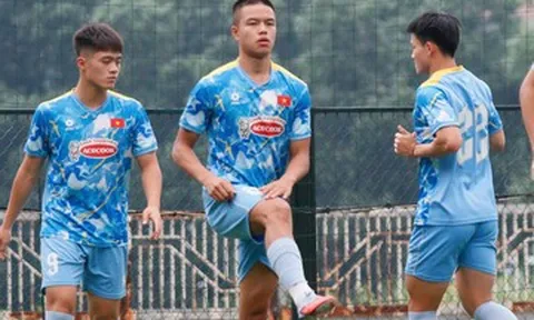 Cầu thủ Việt kiều tập sung ở U23 Việt Nam chờ ra sân giải châu Á