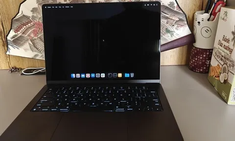 Người đàn ông Ấn Độ ngồi máy bay sang tận Việt Nam mua MacBook: Rẻ hơn 11 triệu còn lãi chuyến du lịch