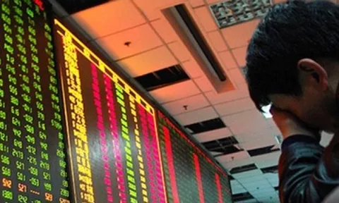 Sắc đỏ bao trùm toàn thị trường, VN-Index giảm hơn 40 điểm