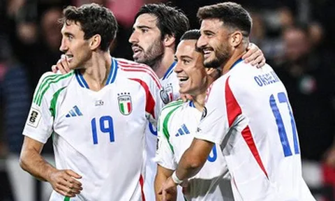 Italia đánh bại Israel sau màn rượt đuổi tỷ số 'điên rồ'