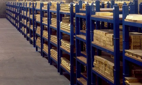 Dựng ‘pháo đài’ vàng khổng lồ trong gần 2 thập kỷ, nền kinh tế hơn 2.000 tỷ USD hái trái ngọt, kiếm bộn tiền giữa vòng vây 25.000 lệnh trừng phạt