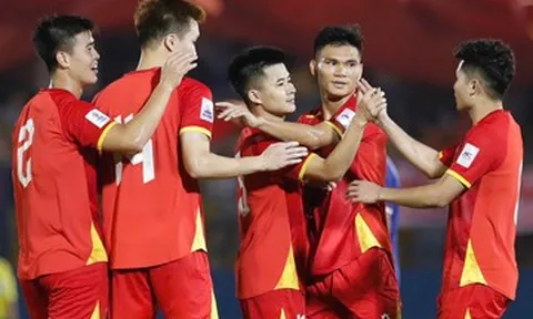 'Tuyển Việt Nam đạt yêu cầu, HLV Kim Sang Sik cần sự an toàn'