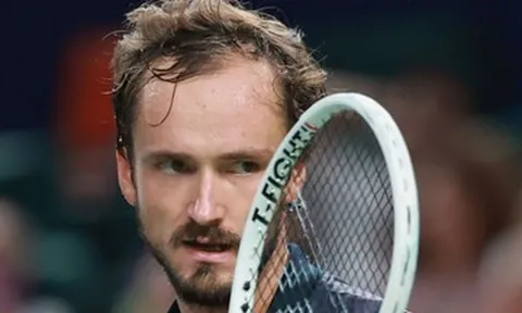 Daniil Medvedev thẳng tiến bán kết Thượng Hải Masters