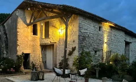 Chi hơn 4 tỷ đồng mua ngôi làng bỏ hoang 50 năm để cải tạo thành khu nghỉ dưỡng 0