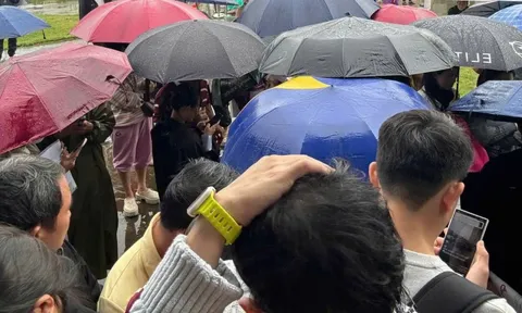 Gần 700 người đội mưa, chen chân tranh 41 suất nhà ở xã hội ở Đà Nẵng 0