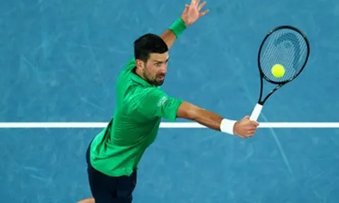 Djokovic hạ Sinner sau 5 set, vào chung kết Australian Open