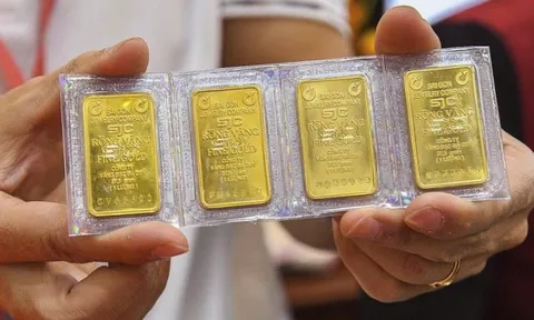 Giá vàng hôm nay 6/2: Đồng loạt "rơi tự do", vàng SJC mất mốc 178 triệu đồng