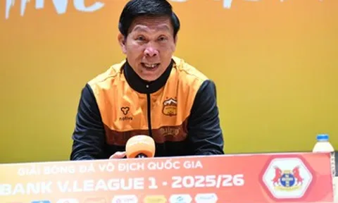 HLV HAGL tiết lộ điều khó tin về thủ môn Trung Kiên