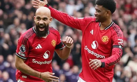 Chơi hơn người, MU dễ dàng thổi bay Tottenham